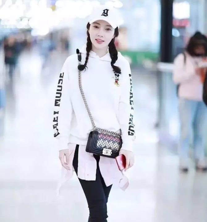 今年秋冬最chic！原來短發(fā)和帽子這么配啊！