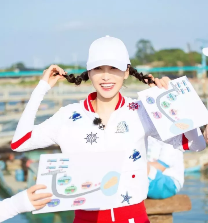 今年秋冬最chic！原來短發(fā)和帽子這么配??！
